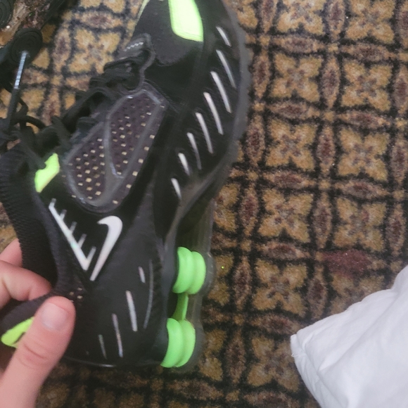 Shox - Picture 3 of 4